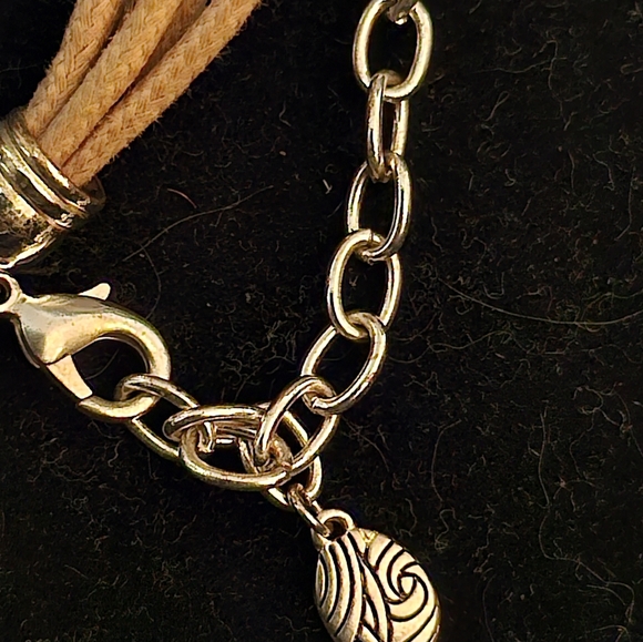 Large Silver Tone Tiger Leather Pendant Necklace - Picture 4 of 4